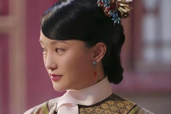 海兰小天使“八字眉”上线，她才是《如懿传》活得最明白的女人